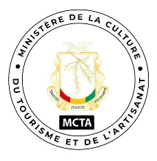 Le financement, la conception, rénovation, l’équipement, l’exploitation,l’entretien et la maintenance, et le transfert à l’État.